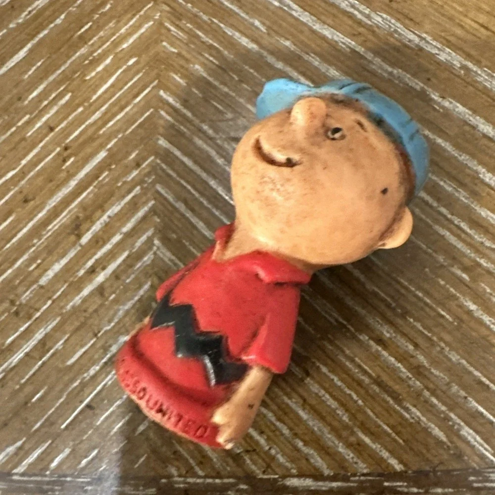 vintage PEANUTS Character- EARLY CHARLIE BROWN‎ FINGER PUPPET